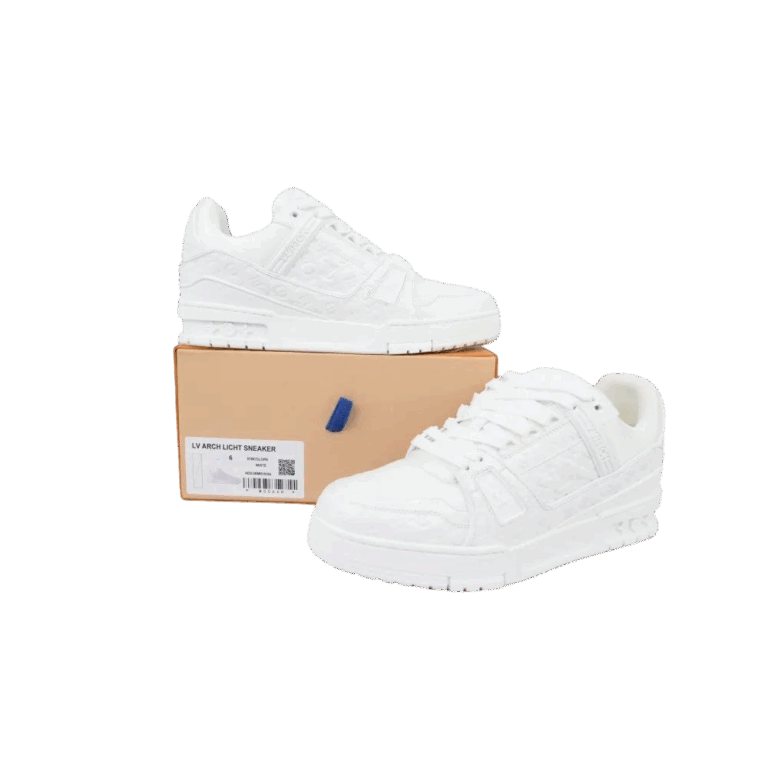 TRAINER LV WHITE LYCHEE LACQUER SKIN