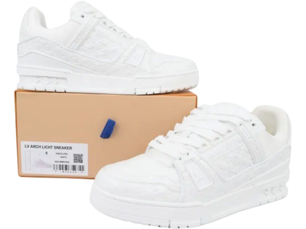 TRAINER LV WHITE LYCHEE LACQUER SKIN