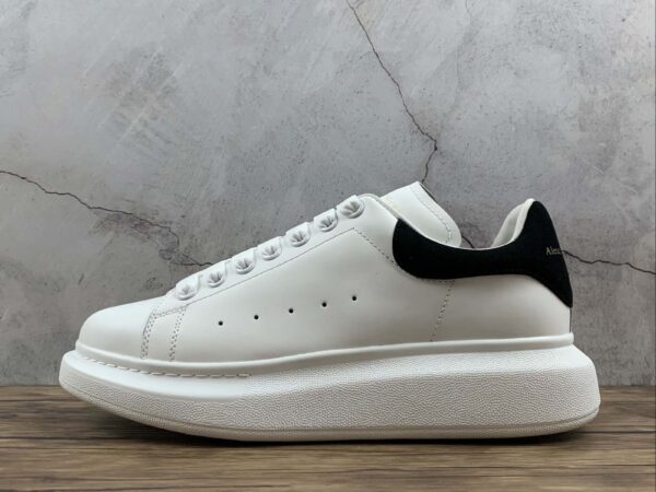 SCARPE - ALEXANDER MCQUEEN OVERSIZE CON RETRO IN ECOPELLE